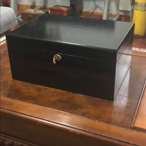 Large Cigar Humidor